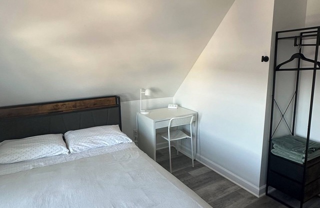 Modern & cozy Room in Queens nearTrain 4long stays