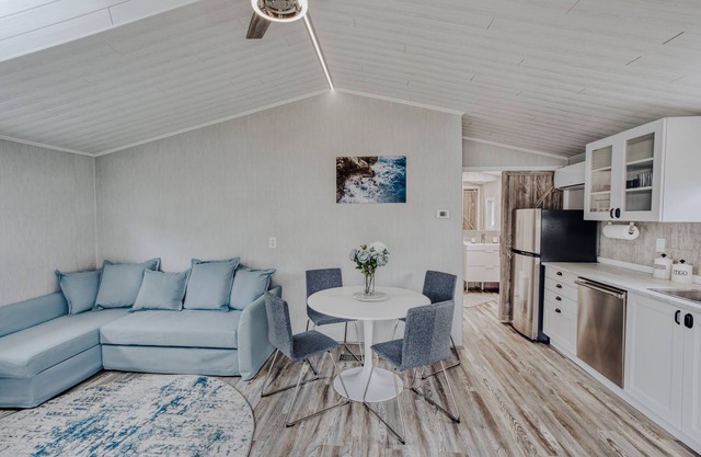 Modern & Cozy stand-alone apartment - perfect stay