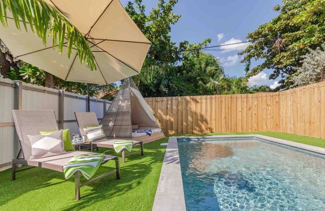 Modern Design District Wynwood TH w/Heated Pool