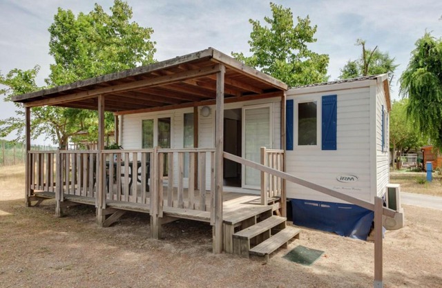 Modern detached chalet with terrace near the beach