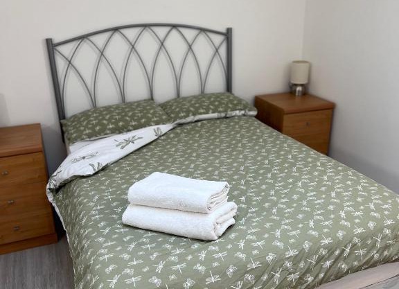 Modern double room with en suite