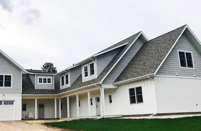 Modern Farmhouse on Canyon