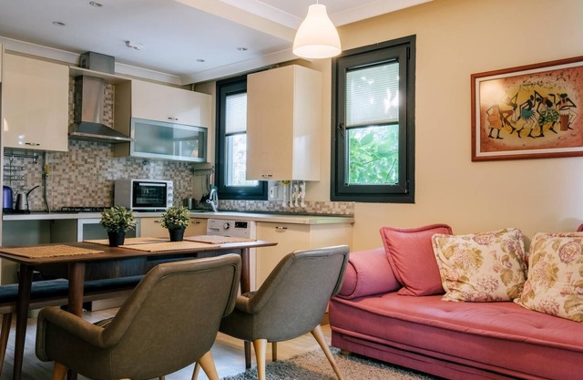 Modern Flat By Bagdat Avenue and Bostanci Coast