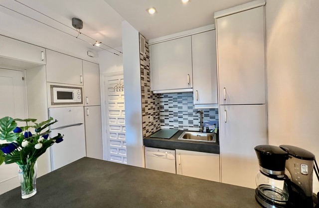 Modern Front Sea View Apartment in BenalBeach