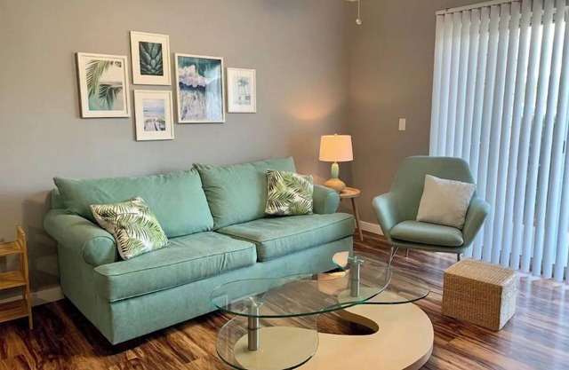 Modern Fully Renovated Condo! Heart of Destin!