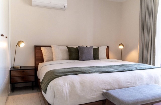 Modern getaway w/pool in the heart of the city | Centro