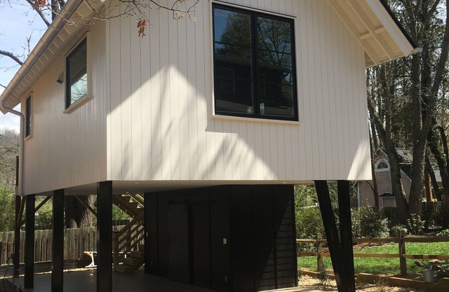 Modern Guest House in Historic Chestnut Hills - Walk To Downtown!