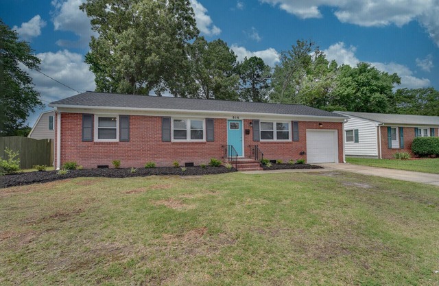 Modern Hampton Home! Prime Location!