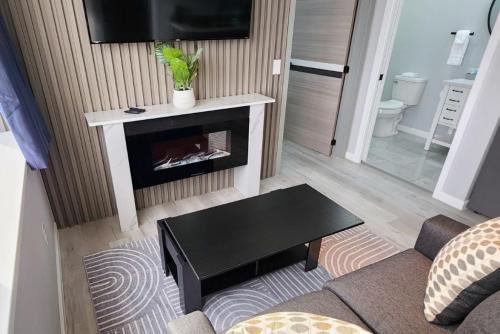 Modern High-Rise Apartment - 4
