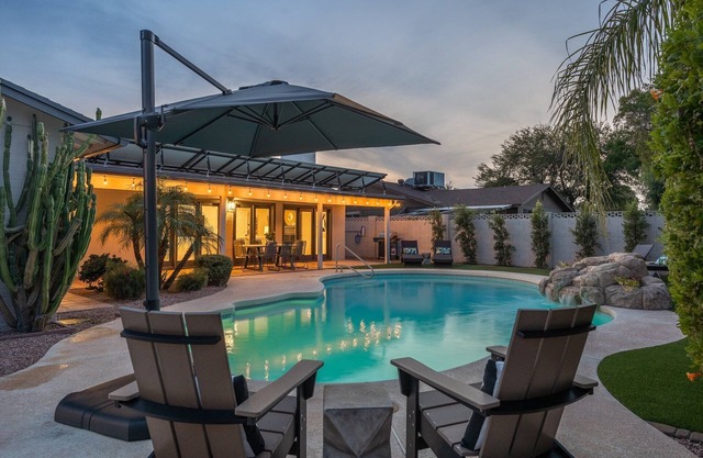Modern Home - Arcade & FREE pool heat!
