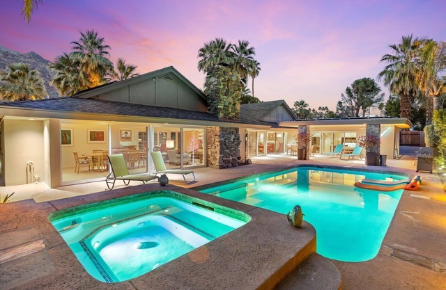 Modern Home with Private Pool and Hot Tub!