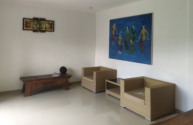 Modern House opposite to famous guest activity Titi Batu