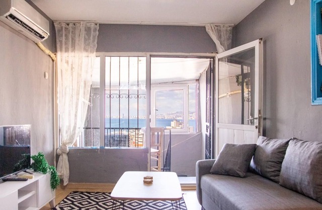 Modern House with Sea View in Izmir