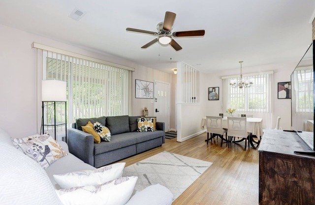 Modern living for visit DC/UMD, 2 bedrooms, 4 beds with central AC/heating