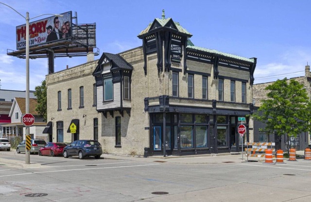 Modern Loft in Walker's Point*Fireplace*Breweries*