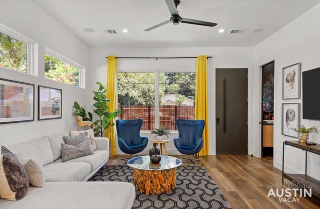 Modern Luxury Home - Minutes from Lady Bird Lake