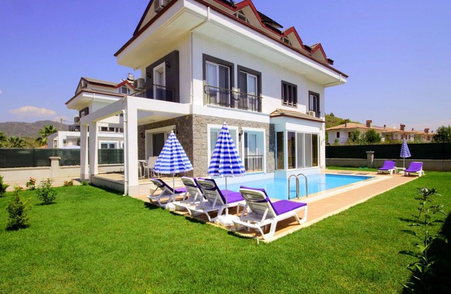 Modern Luxury Private Villa with Private Pool and Garden