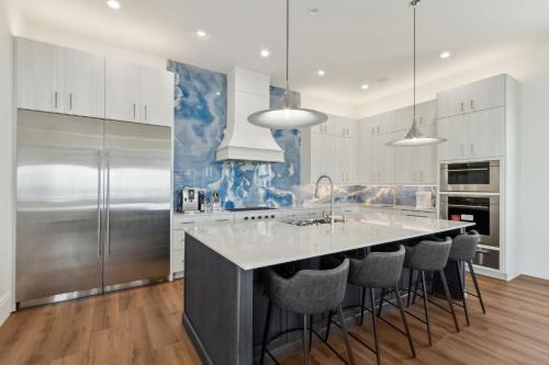Modern Luxury - Unobstructed Ocean Views