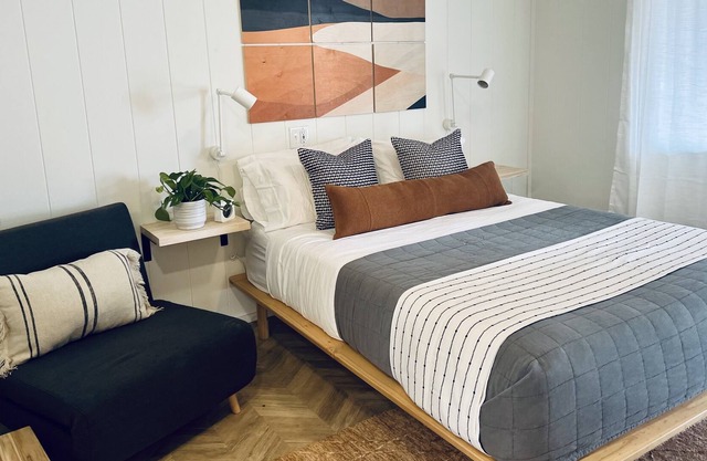 Modern Motel Room in White Mountains @Corduroy Lodge