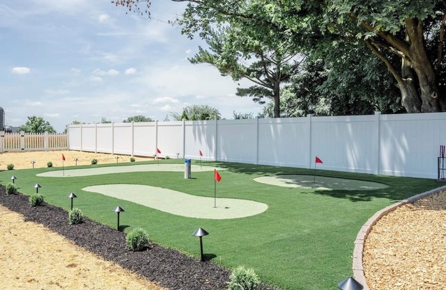 Modern newly renovated * Putting green - game room