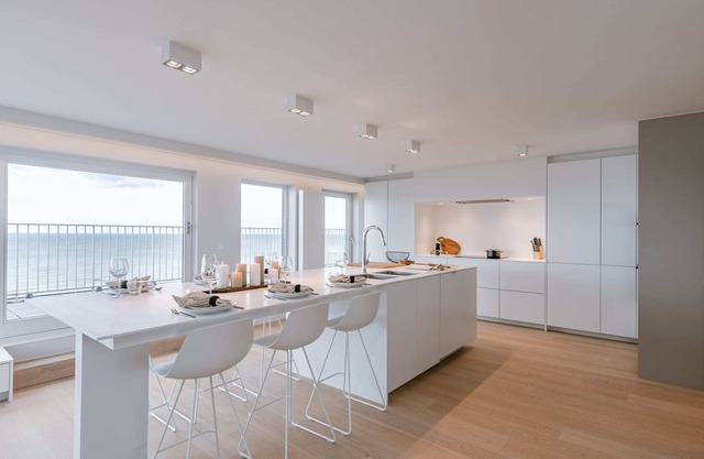 Modern penthouse with magnificent sea views