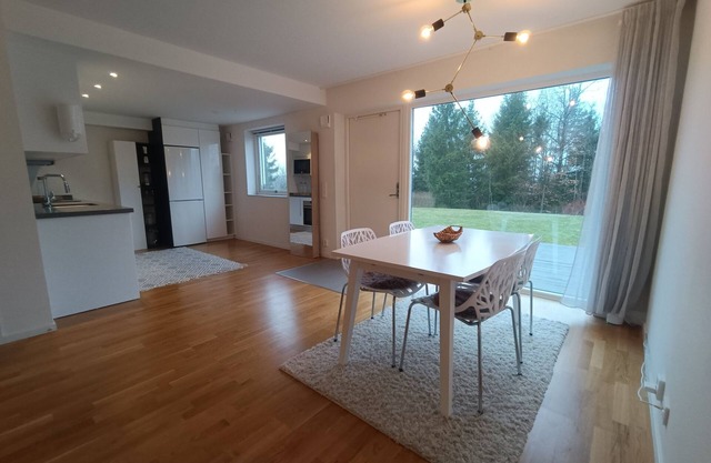 Modern & Private near Nature: kitchen, washer - perfect for 2-4 people & up to 5