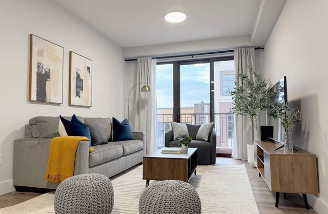 Modern Retreat w/Free Parking | 30Min NYC