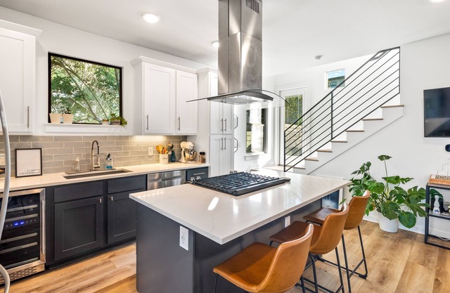 Modern sanctuary with pool, firepit & BBQ! Perfect for remote work & families!