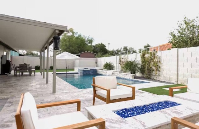 Modern Scottsdale Home w/Heated Pool/Spa/Fire Pit