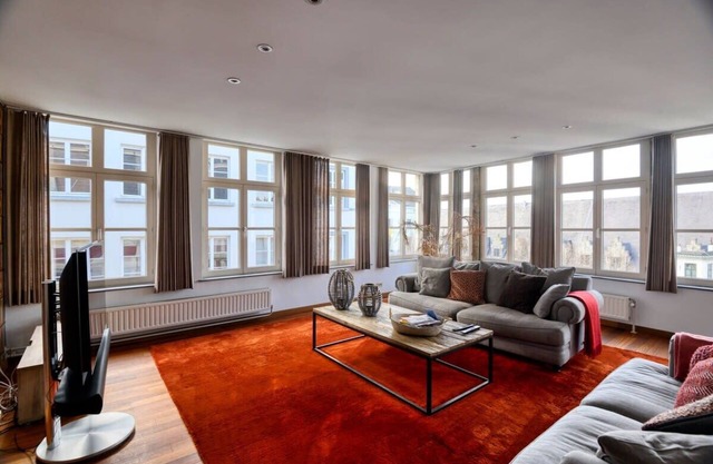 Modern Spacious Apartment in Ghent's Vibrant Heart