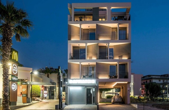 Modern Studio, A/C, Free Wi-Fi, Balcony- Central Location 300 meters from the Historical Centre!