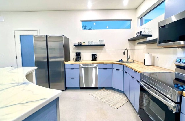Modern Studio Home w/Private Yard SolMod #2