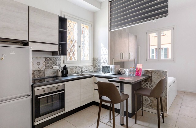 Modern studio in Borgo Panigale by Wonderful Italy