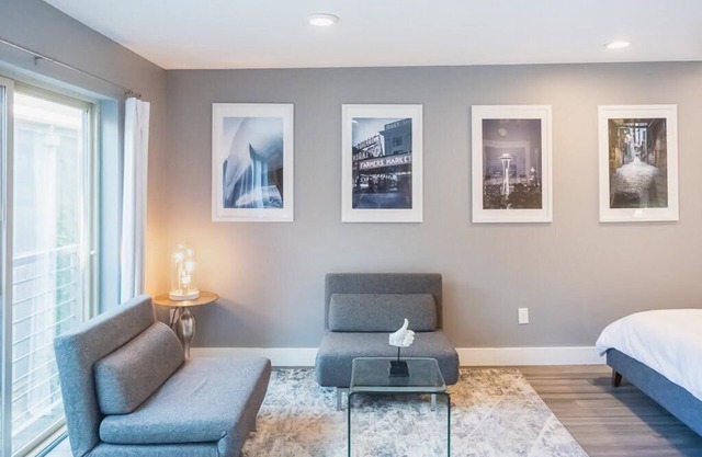 Modern studio in the heart of the city