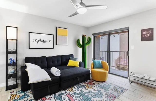 Modern, stylish condo in Sun Devil Countryn