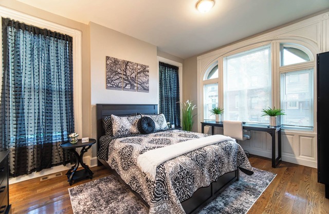 Modern Stylish Unit in Wooster Sq, New Haven - This is a 29-night min booking