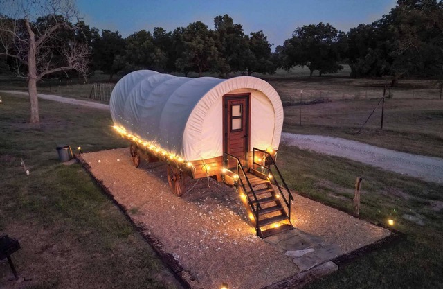Modern Unique Old West Wagon Spacious Views