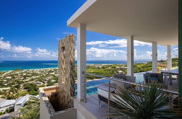 Modern villa with spectaculair view of the sunrise