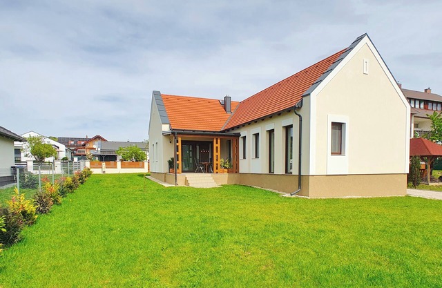 Modern villa with 3 air-conditioned bedrooms - ideal for a beach vacation