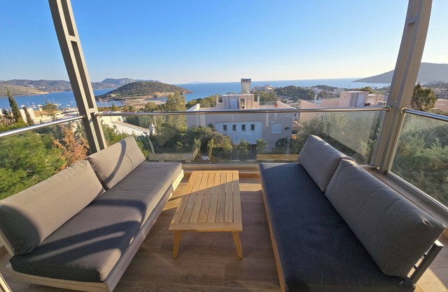 Modern villa with swimming pool and amazing sea view in Athens Riviera x10 pers