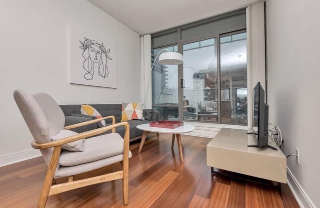 Modern Yorkville One Bedroom Suite