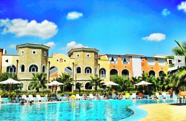 Moderna casa vacanze 5 posti letto,fronte piscina e lido incluso. Pet friendly
