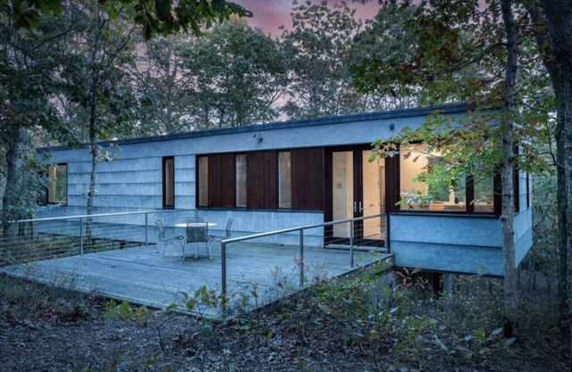 Modernist treehouse nestled in nature w/access to pvt tennis minutes to ocean.
