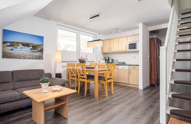 Modernly furnished 4-room apartment in beach location