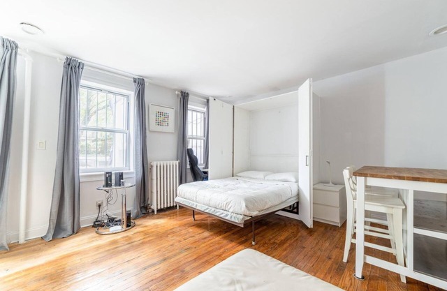 Modest Apartment #1410