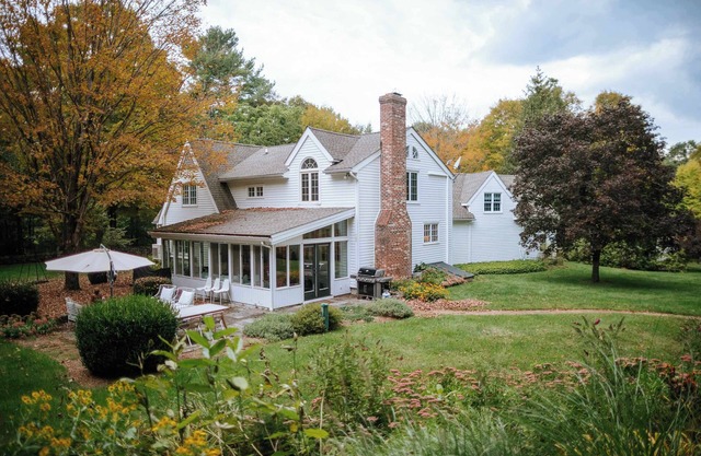 Mohawk Mountain Retreat: 5 Mins to Skiing