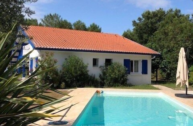 Moliets, house with pool, 3 km from the beach