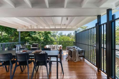 Mollymook Golden Sands - timeless 5 BR beach house