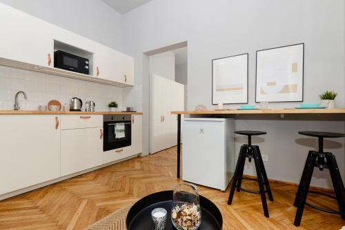 Monochrome Chic Apartments R61