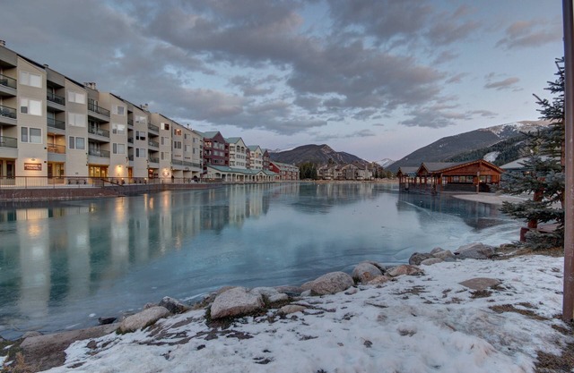 Montezuma 1771 by SummitCove Vacation Lodging